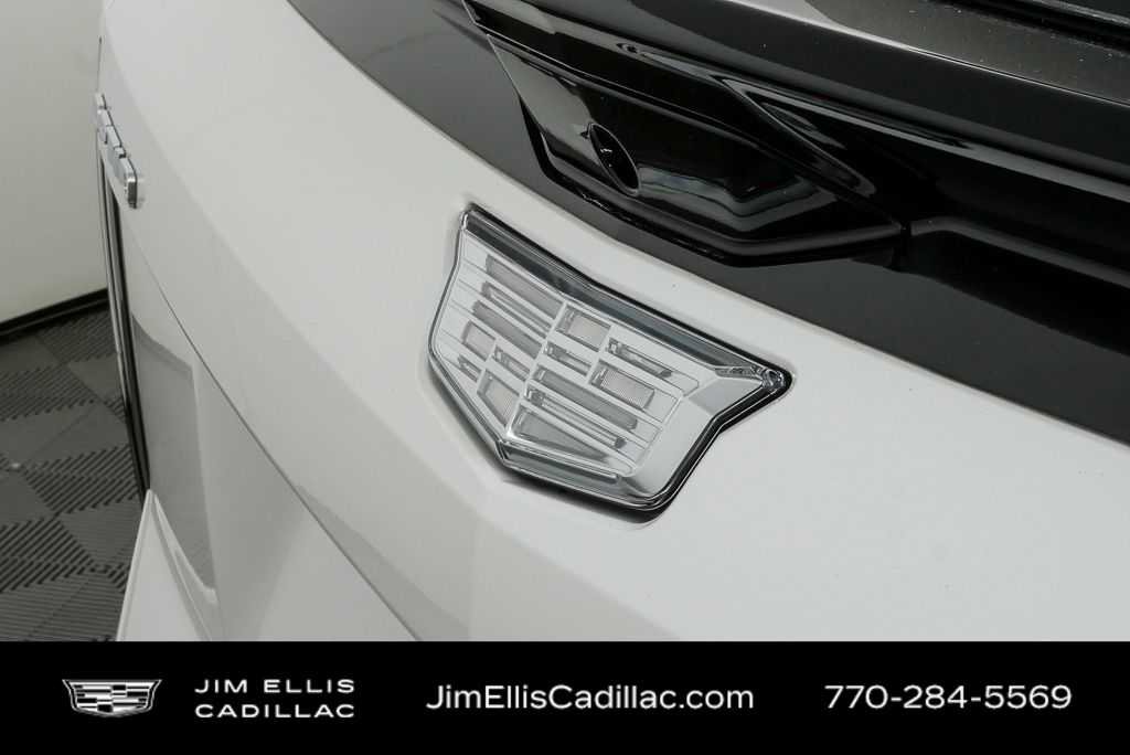 Certified 2025 Cadillac Optiq Luxury 2 w/ LPO, Floor Liner Package AWD/4WD image 37