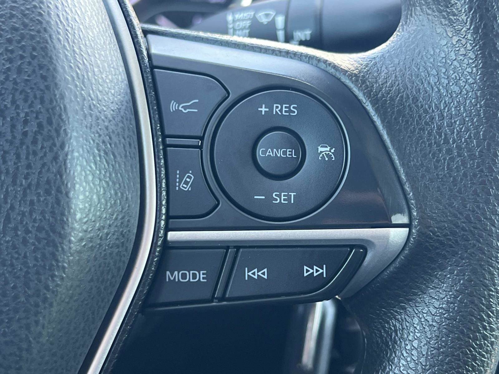 Used 2022 Toyota Camry LE FWD image 10