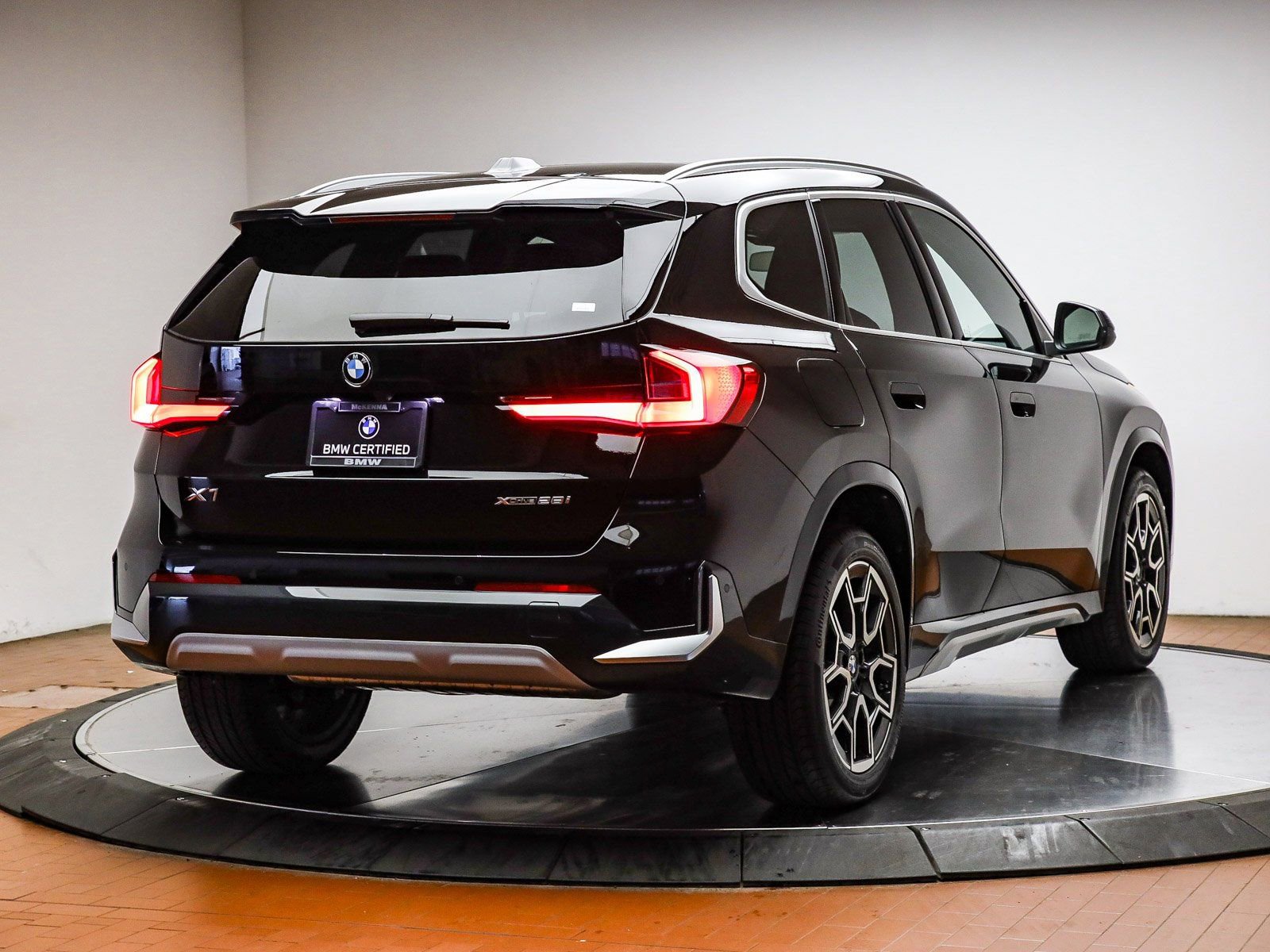 Used 2025 BMW X1 xDrive28i w/ Convenience Package image 7