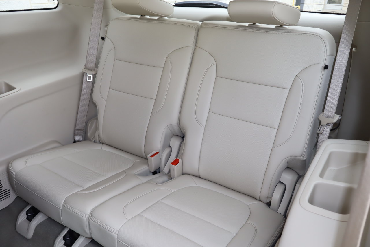 Used 2023 GMC Acadia Denali w/ Denali Ultimate Package FWD image 7