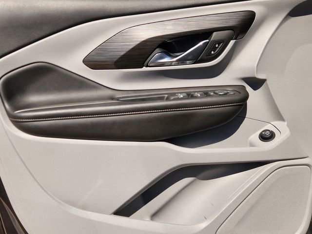 Used 2023 GMC Terrain SLE w/ Driver Convenience Package image 22