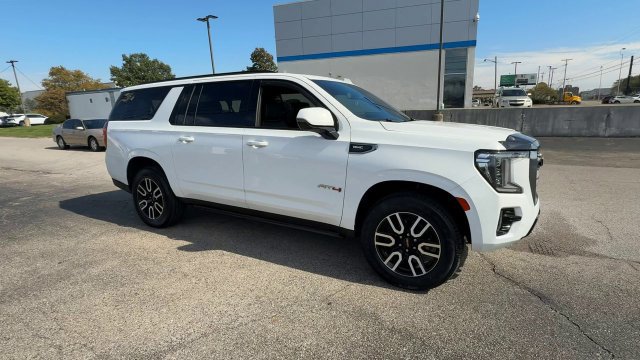 Used 2021 GMC Yukon XL AT4 AWD/4WD image 2