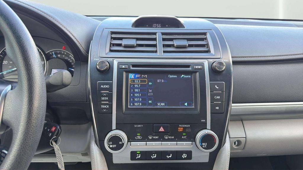 Used 2013 Toyota Camry LE FWD image 21