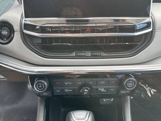 Used 2024 Jeep Compass Limited image 14