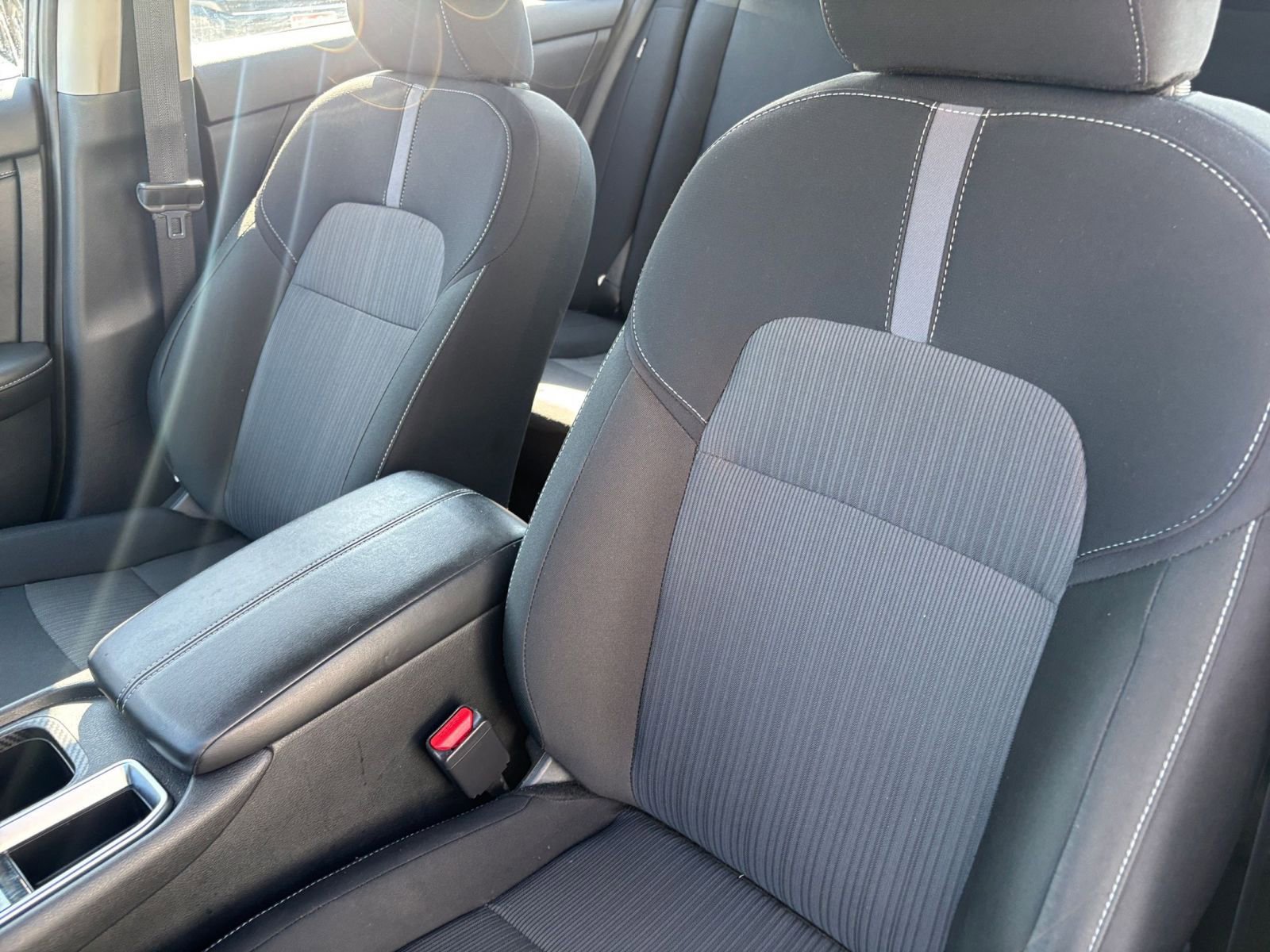 Used 2025 Nissan Sentra SV FWD image 34
