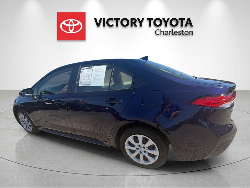 Used 2024 Toyota Corolla LE FWD image 3