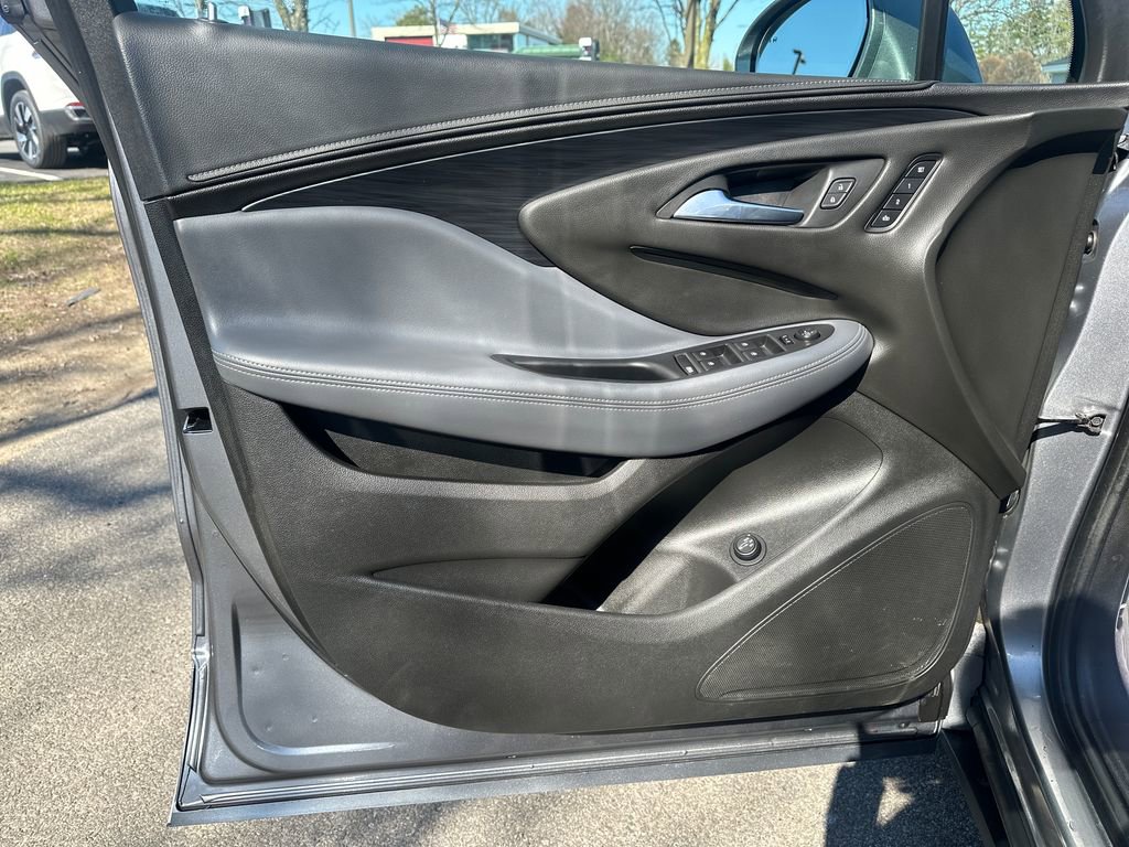 Used 2019 Buick Envision Essence AWD/4WD image 5
