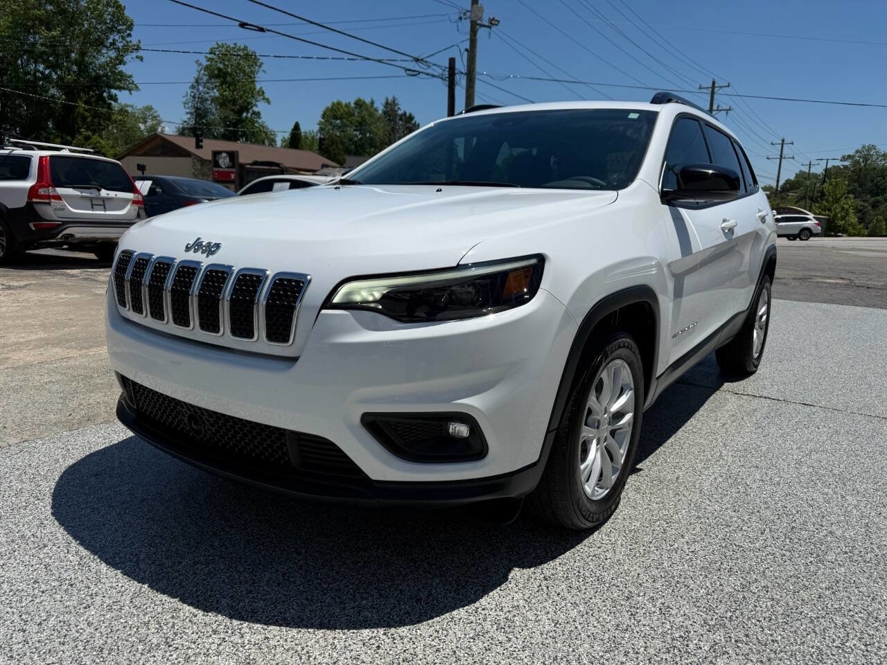 Used 2022 Jeep Cherokee Latitude Lux w/ Sun & Sound Group FWD image 2