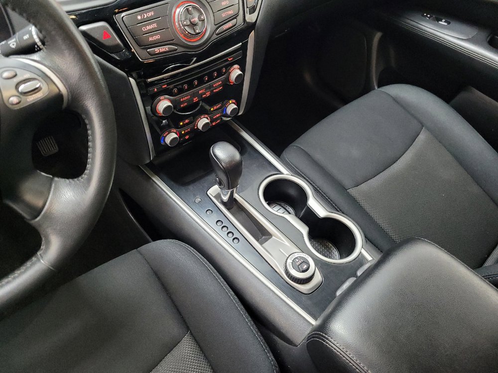 Used 2018 Nissan Pathfinder SV AWD/4WD image 26