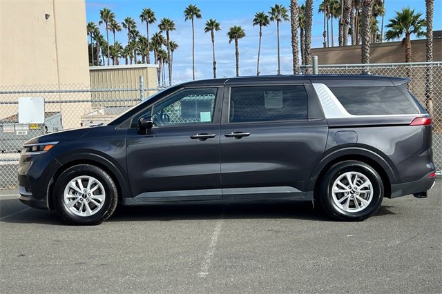 Used 2023 Kia Carnival LX image 10