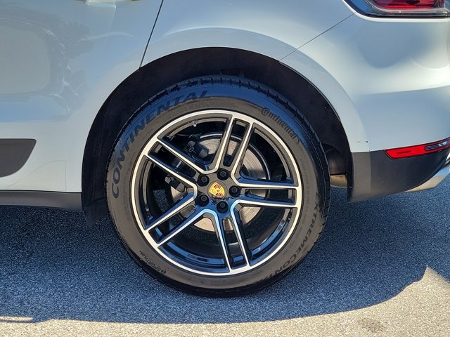 Certified 2021 Porsche Macan AWD/4WD image 12