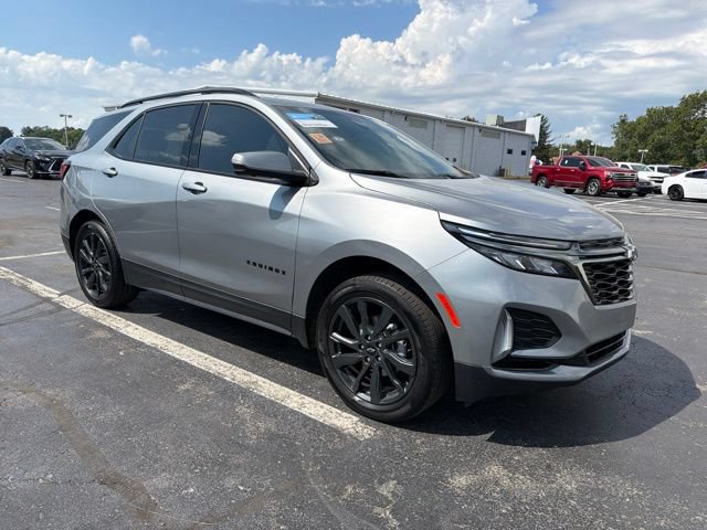 Used 2023 Chevrolet Equinox RS w/ RS Leather Package AWD/4WD image 4