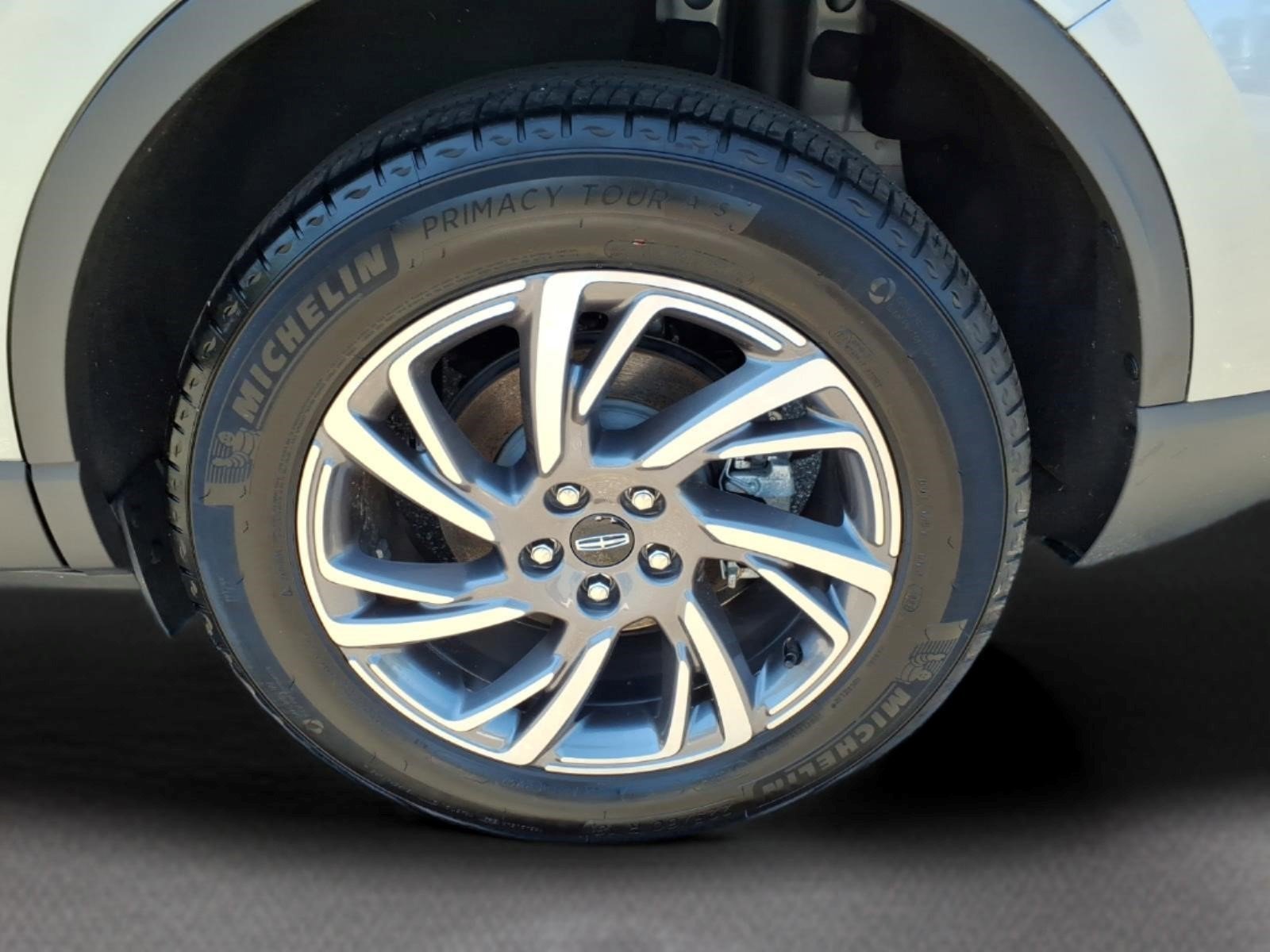 Certified 2023 Lincoln Corsair AWD w/ Equipment Group 101A image 18
