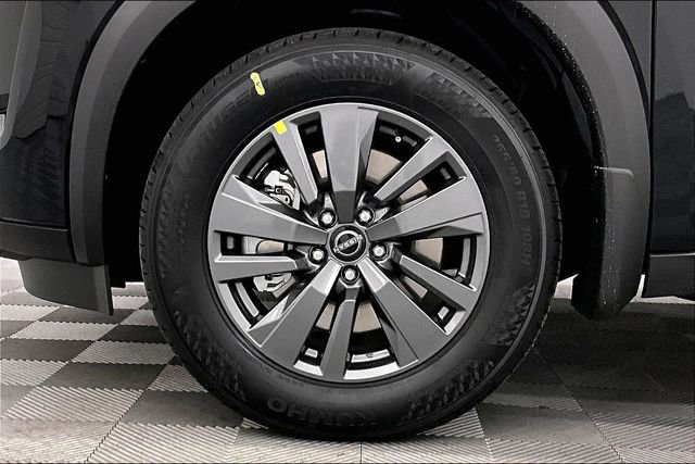 New 2025 Nissan Pathfinder S image 13