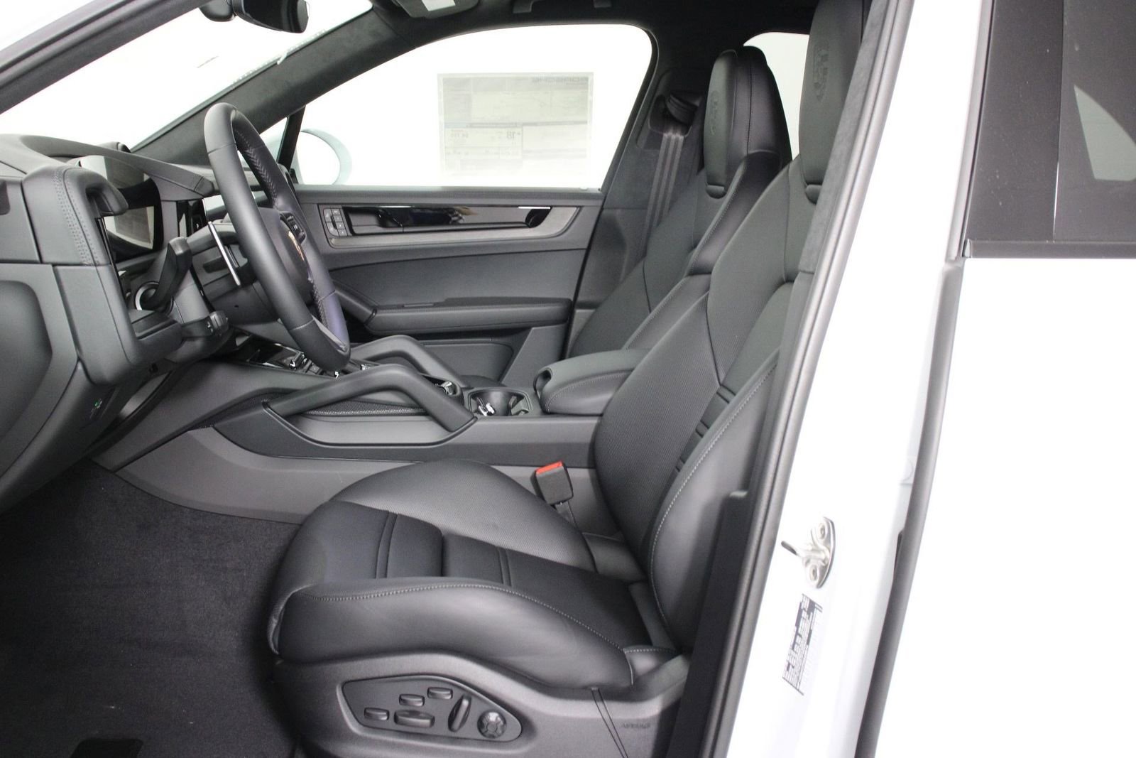 New 2026 Porsche Cayenne GTS image 5