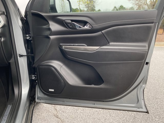 Used 2023 GMC Acadia SLT image 29