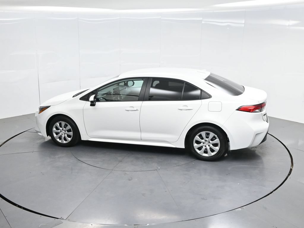 Used 2025 Toyota Corolla LE FWD image 59