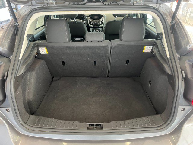 Used 2012 Ford Focus SE FWD image 35