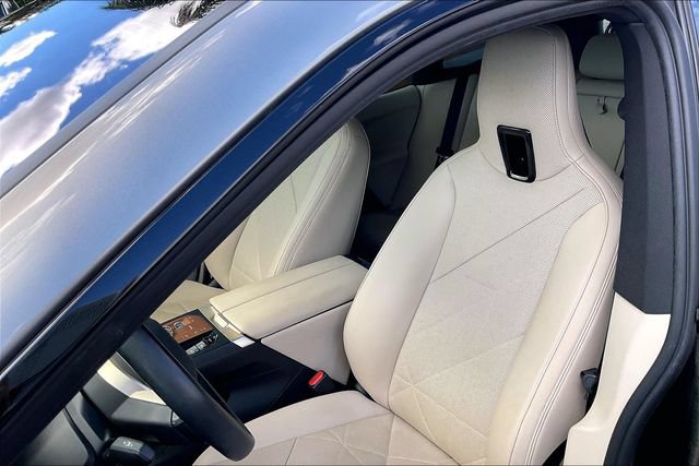 Used 2023 BMW iX xDrive50 w/ Ultimate Package 2 AWD/4WD image 24