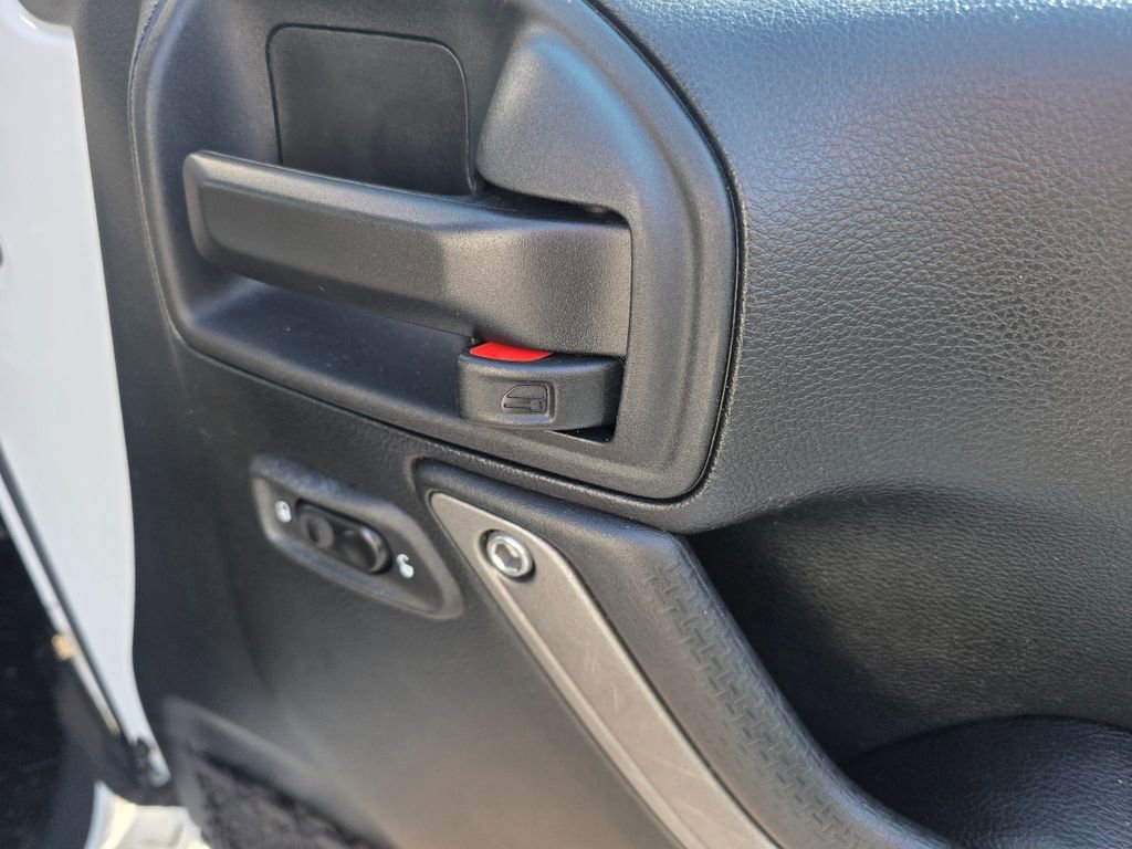 Used 2017 Jeep Wrangler Unlimited Willys image 37