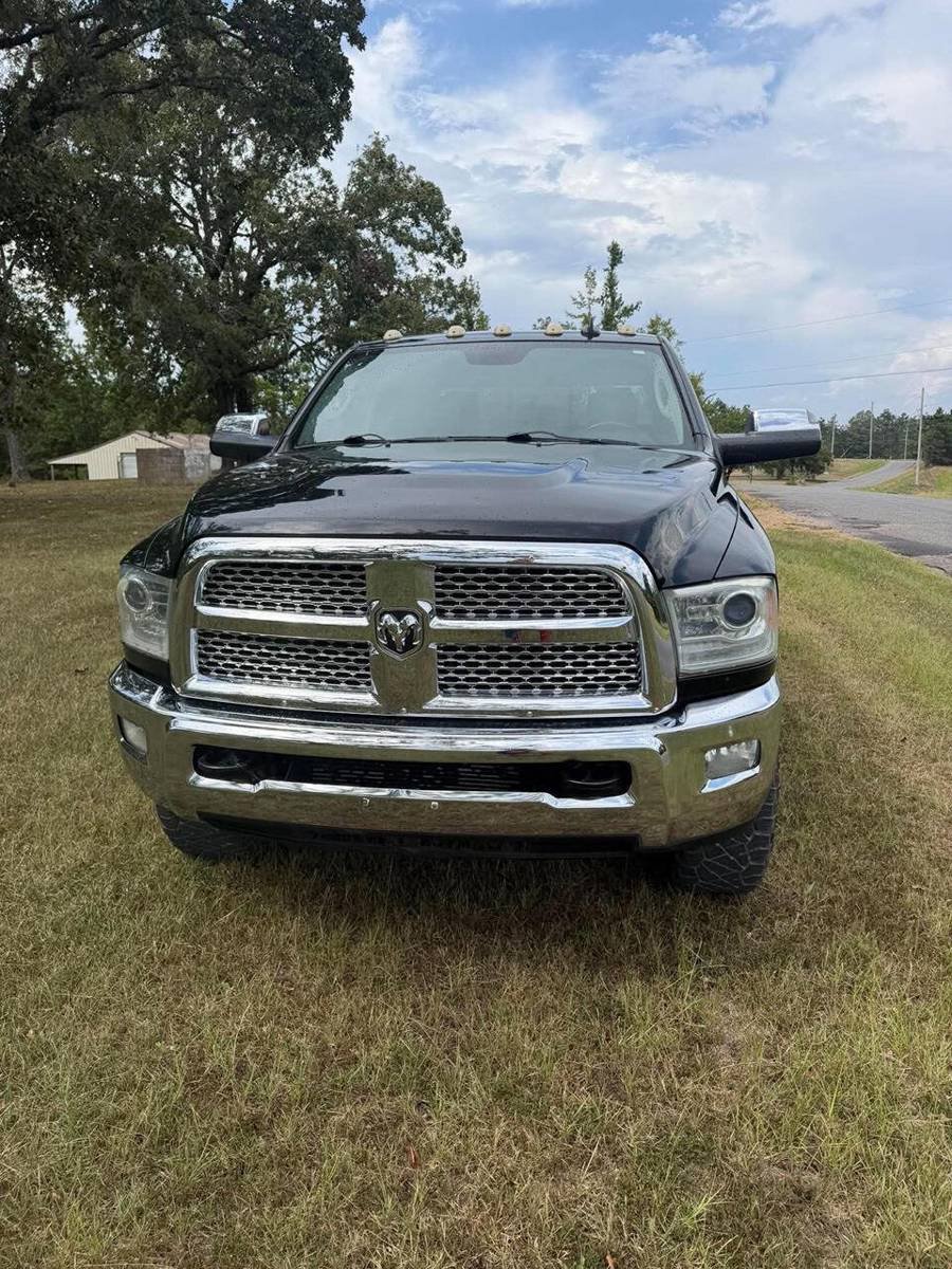 Used 2015 RAM 2500 Laramie AWD/4WD image 9