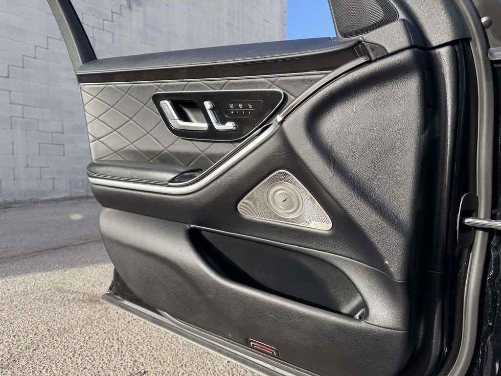 Used 2022 Mercedes-Benz S 500 4MATIC image 32