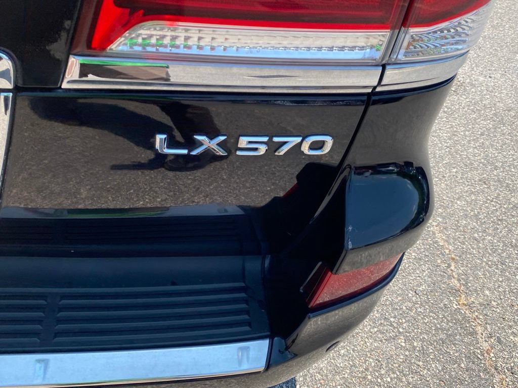 Used 2014 Lexus LX 570 4WD image 12