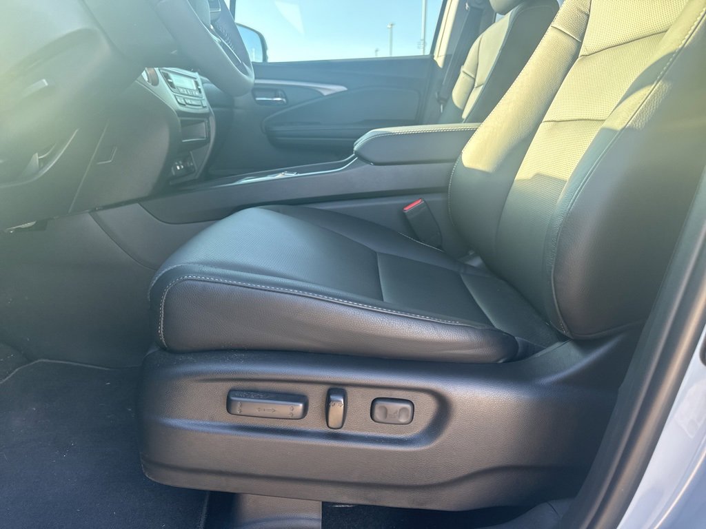 Used 2025 Honda Ridgeline RTL image 16