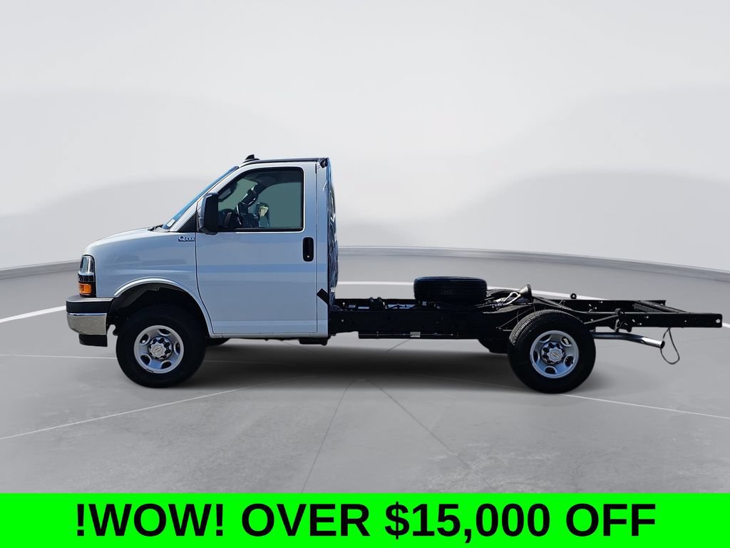 New 2023 Chevrolet Express 3500 w/ Power Convenience Package RWD image 4