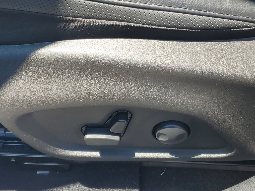 Used 2023 Jeep Renegade Limited AWD/4WD image 6