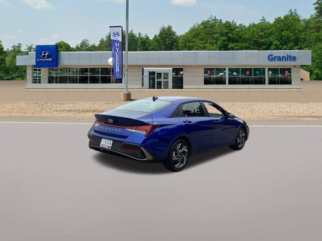 Certified 2025 Hyundai Elantra Sport FWD image 7
