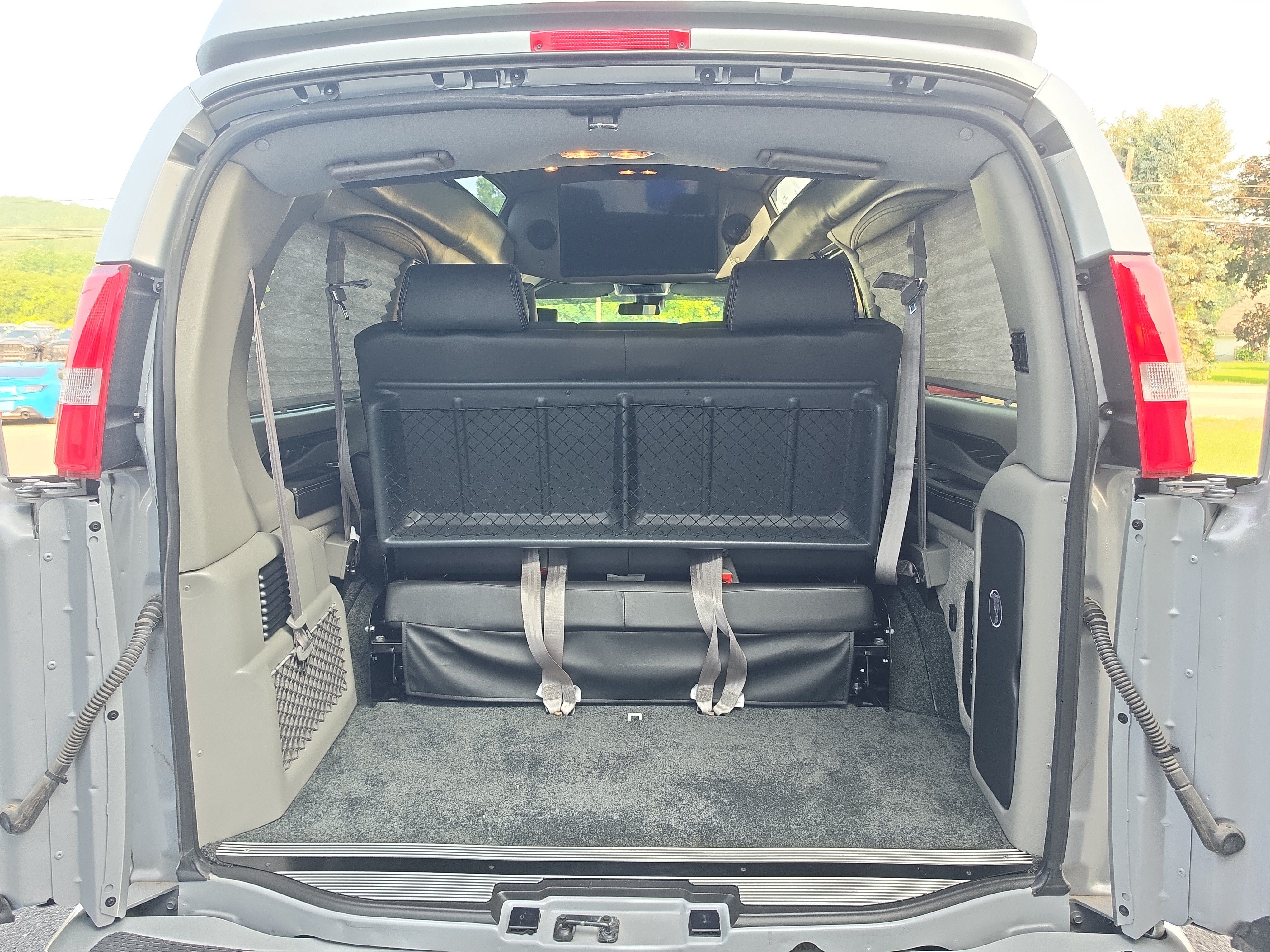 Used 2021 Chevrolet Express 2500 LS w/ Enhanced Convenience Package RWD image 5