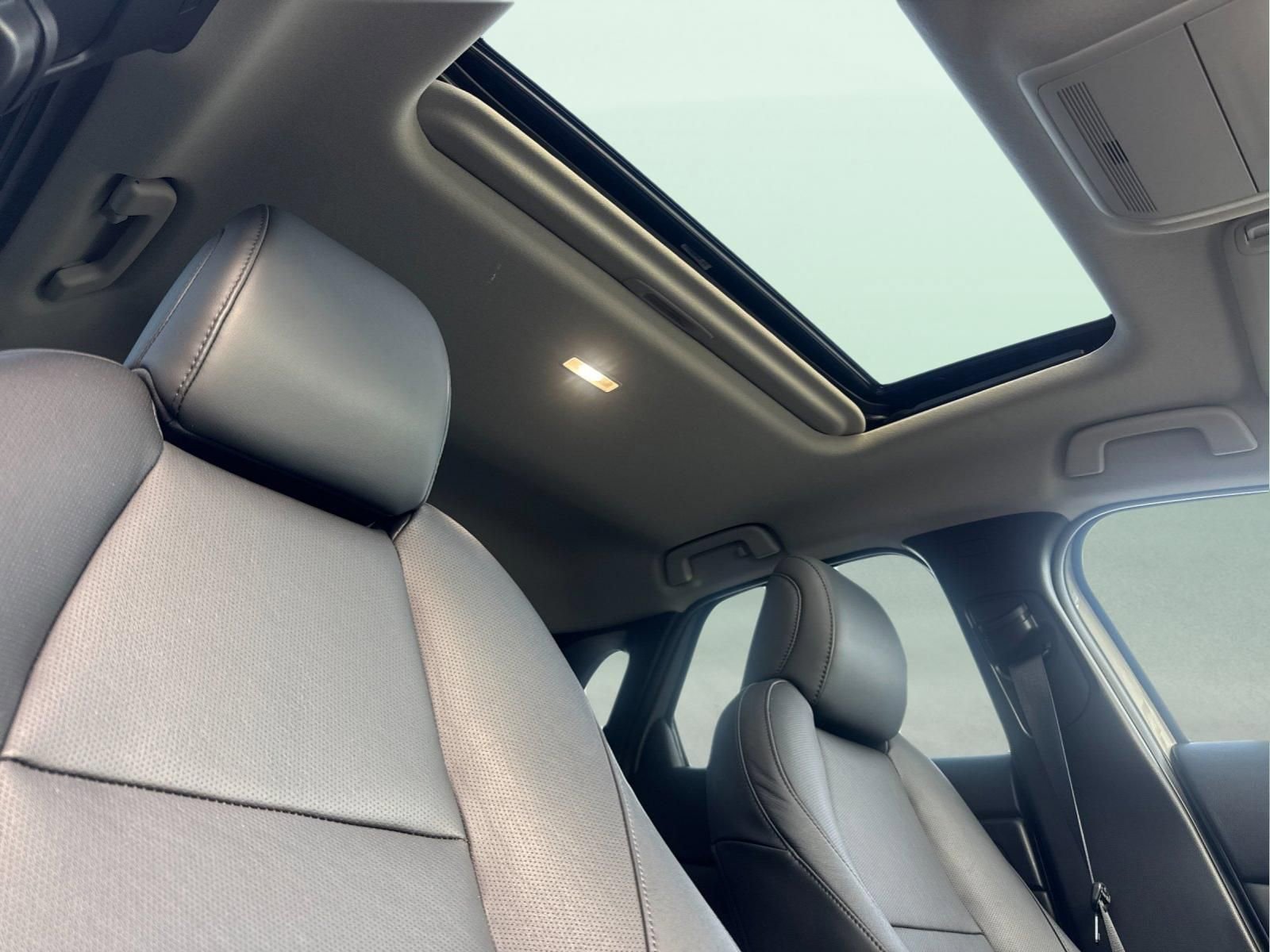 Used 2024 MAZDA CX-30 AWD 2.5 S w/ Premium Package image 17