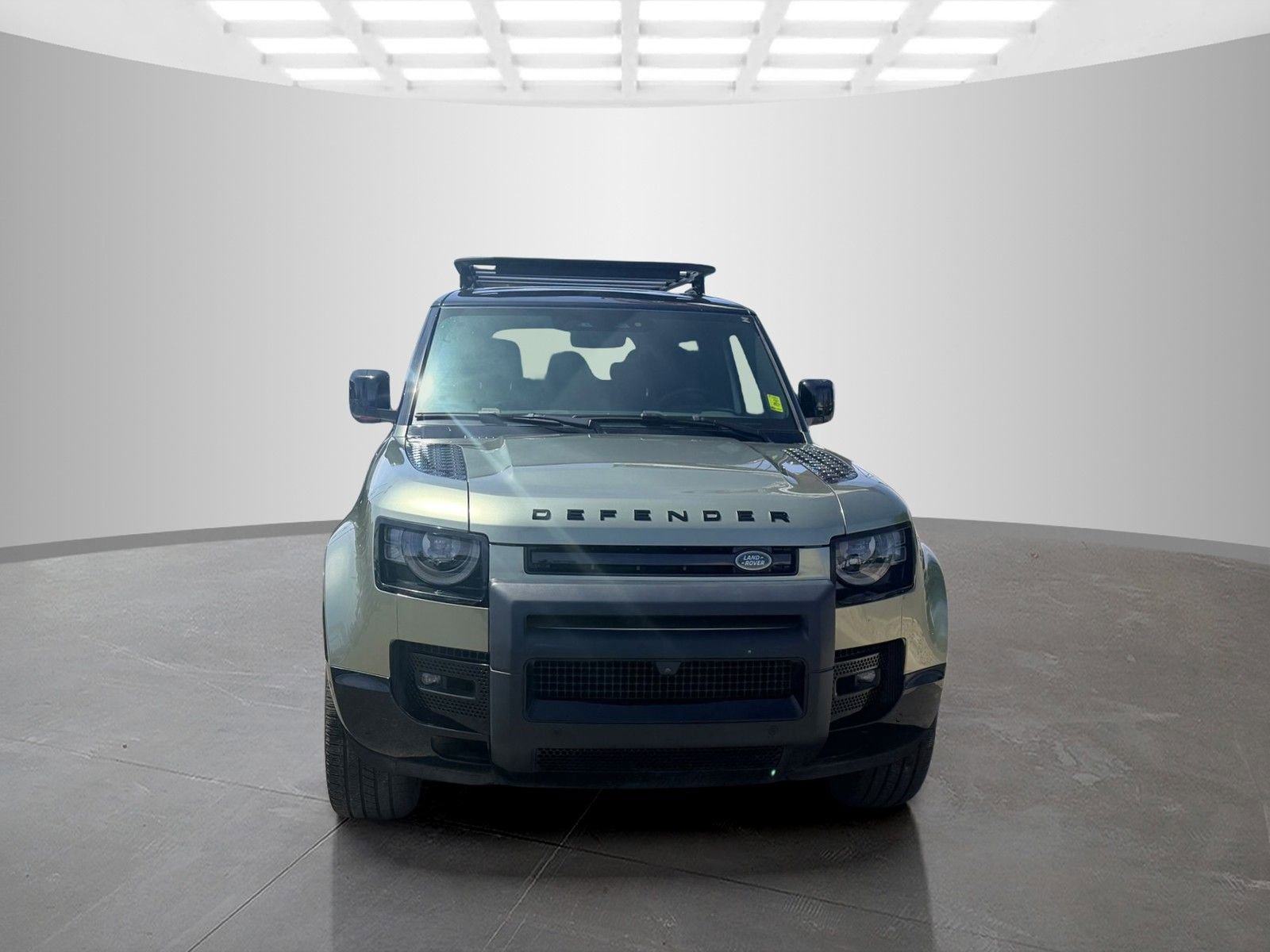 Used 2024 Land Rover Defender 90 X-Dynamic SE AWD/4WD image 2