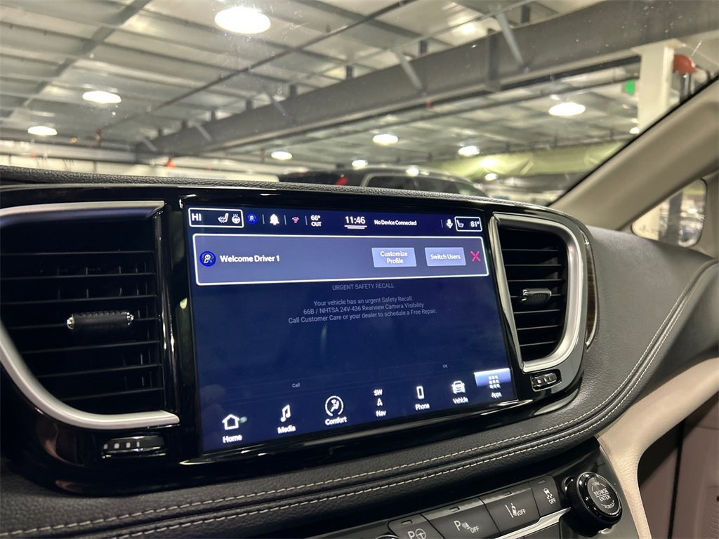 Used 2021 Chrysler Pacifica Limited w/ Uconnect Theater Family Group image 16