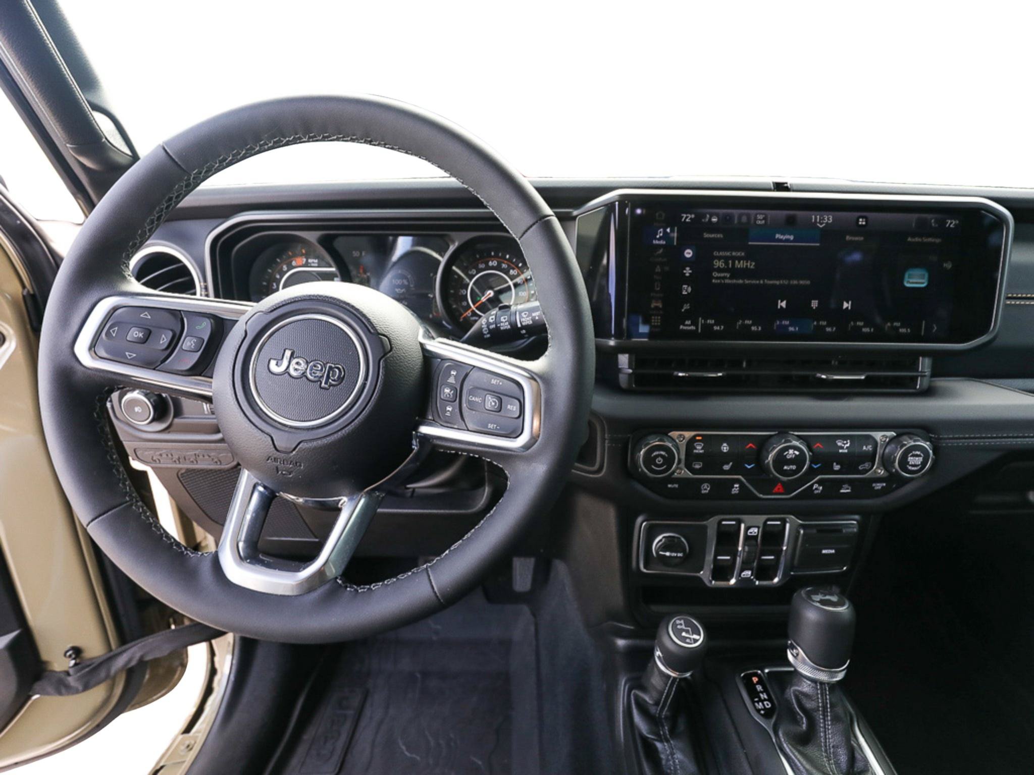 Used 2026 Jeep Wrangler Unlimited Sahara AWD/4WD image 13