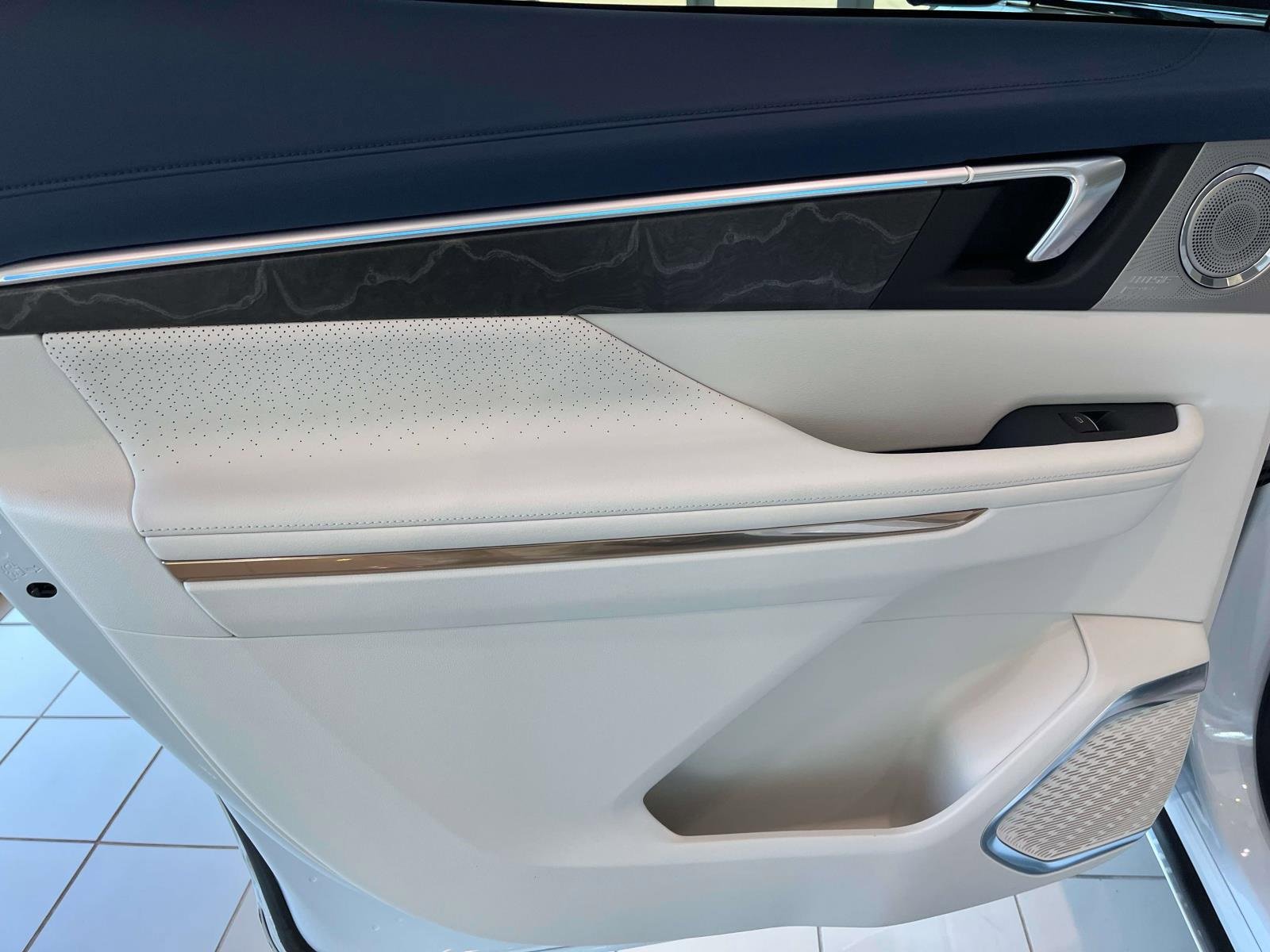 New 2026 Buick Enclave Avenir w/ Super Cruise Package image 16