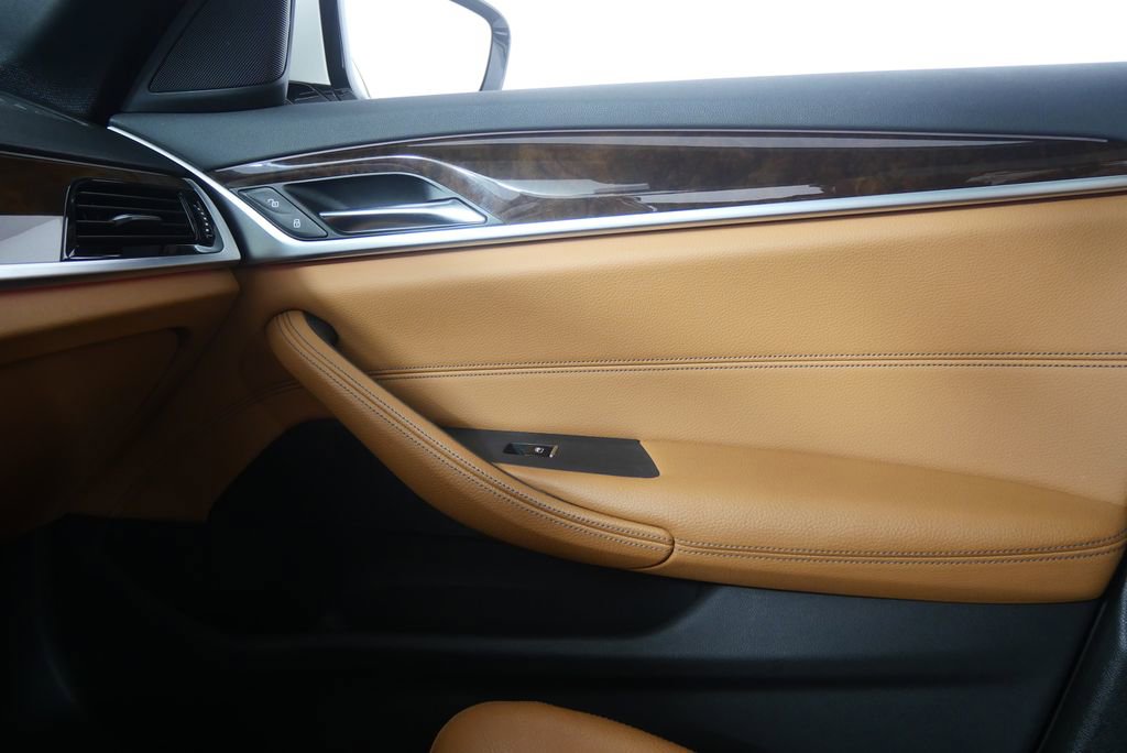 Used 2019 BMW 540i RWD image 25