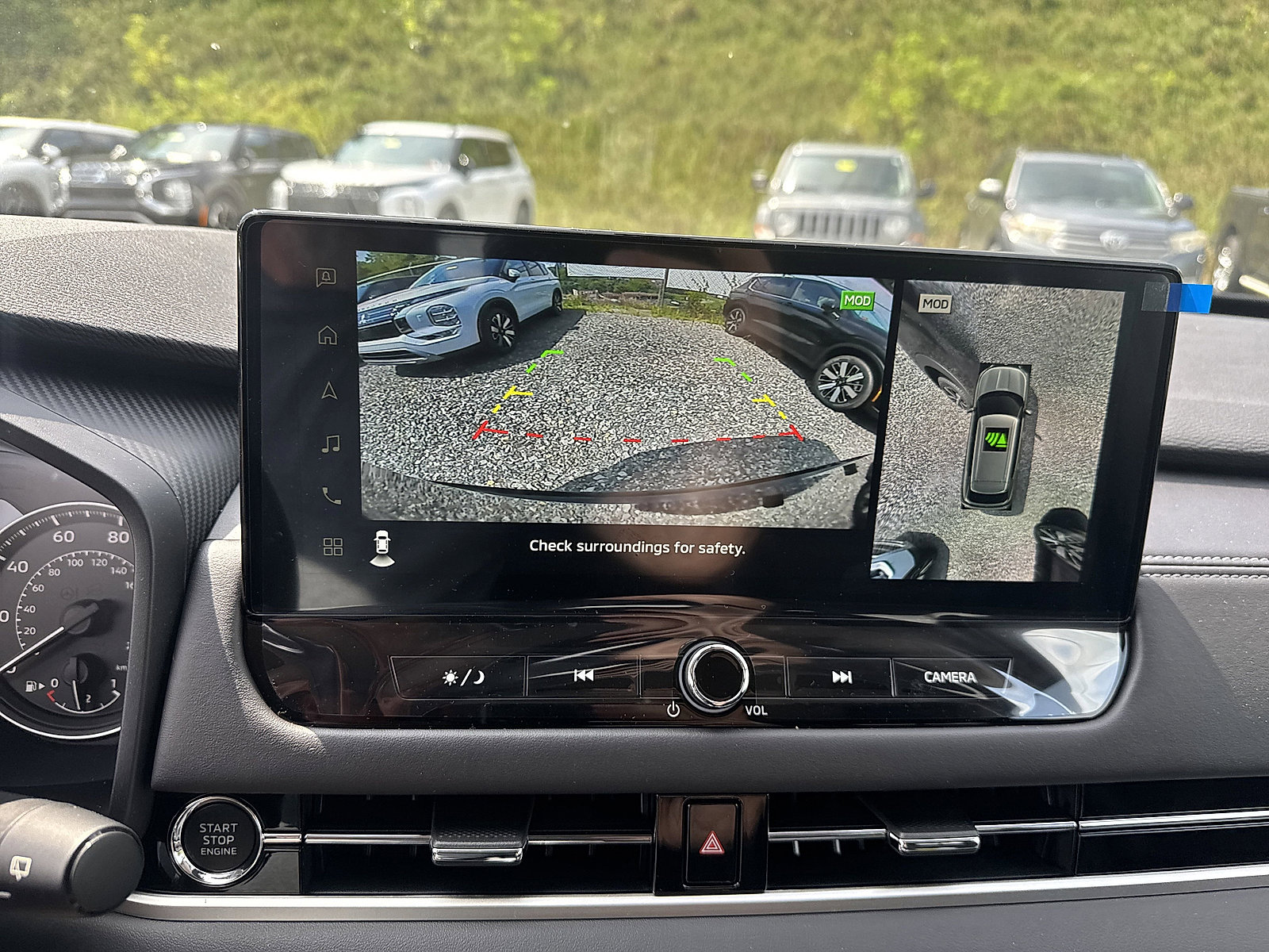 New 2025 Mitsubishi Outlander SE image 26