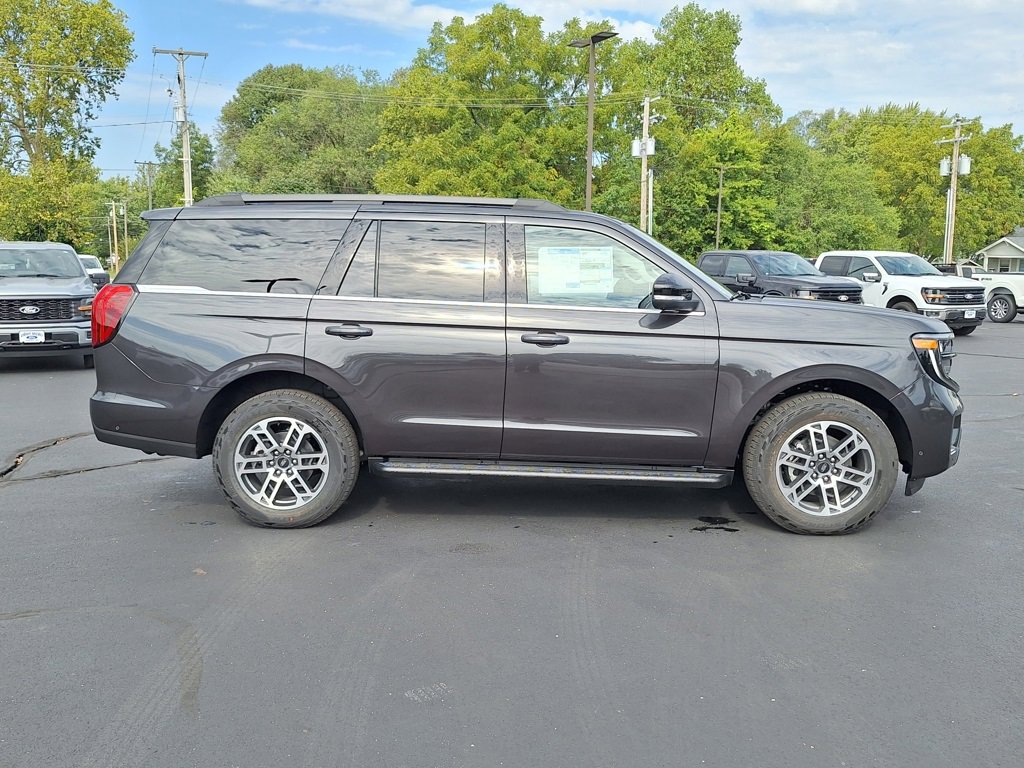 New 2025 Ford Expedition Active image 22