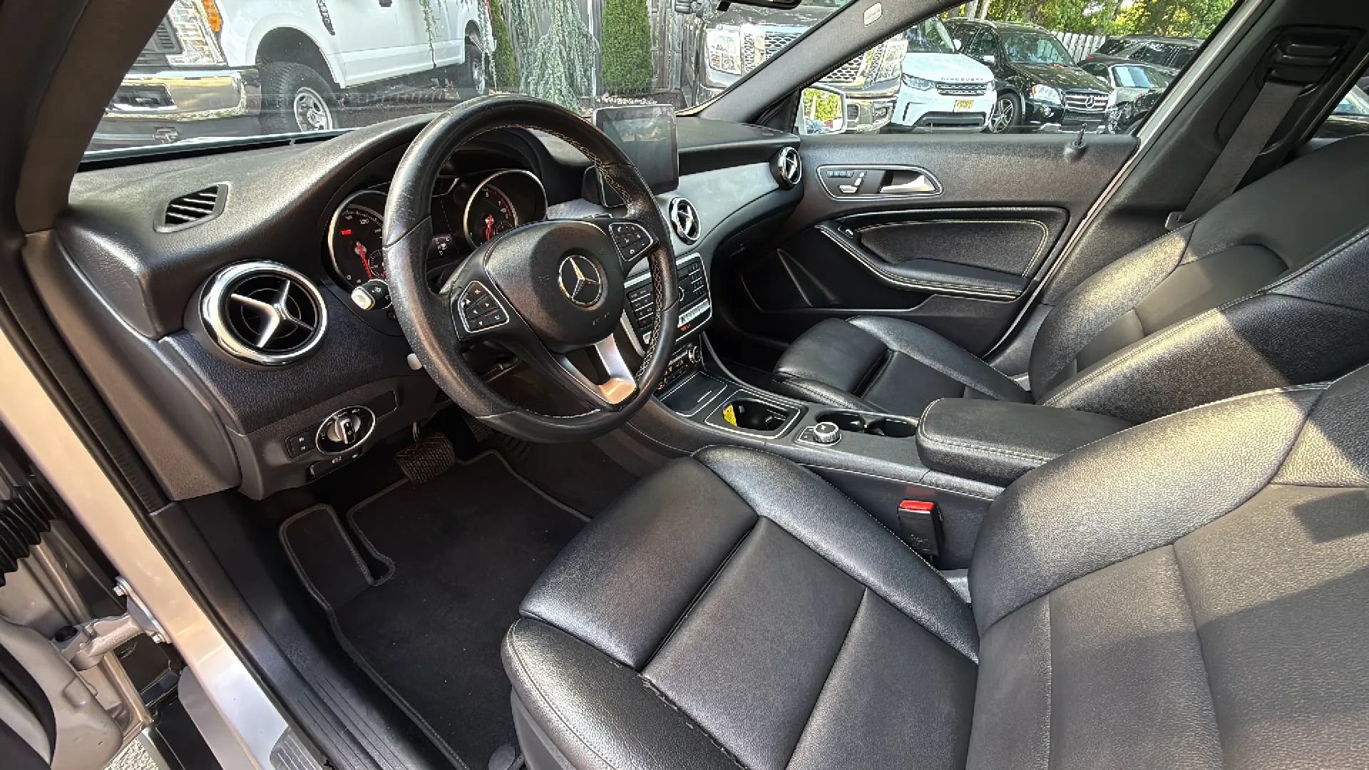 Used 2018 Mercedes-Benz GLA 250 4MATIC image 21