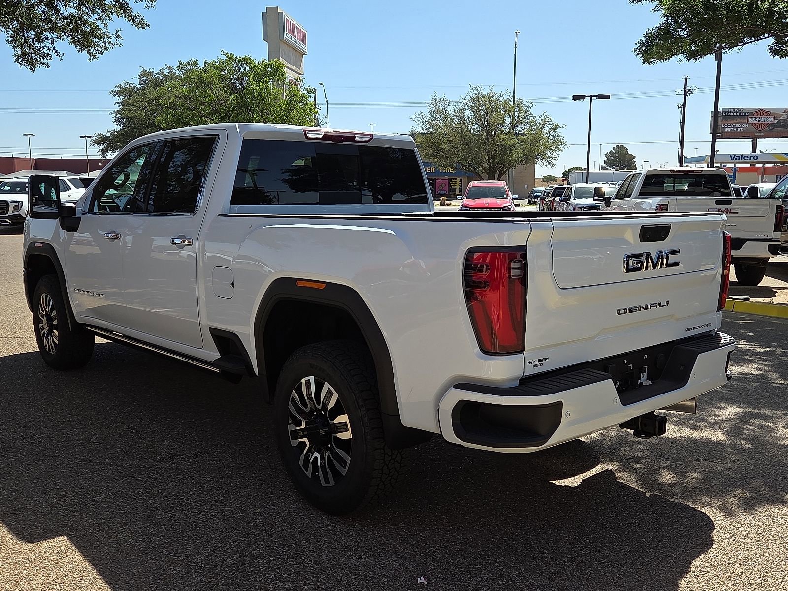 New 2026 GMC Sierra 2500 Denali Ultimate w/ LPO, Black Badging Package AWD/4WD image 3