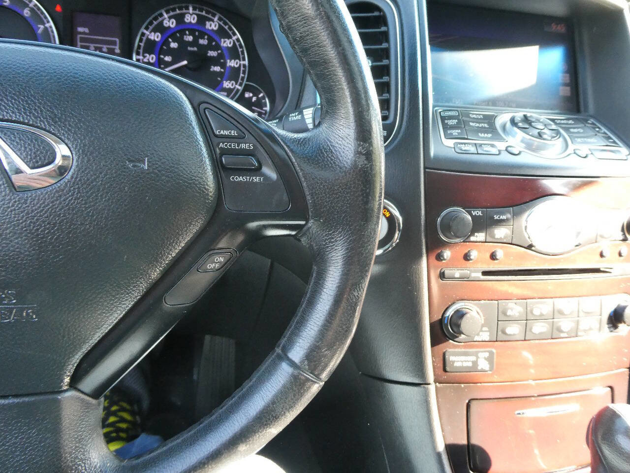 Used 2012 INFINITI EX35 Journey w/ Premium Pkg image 12