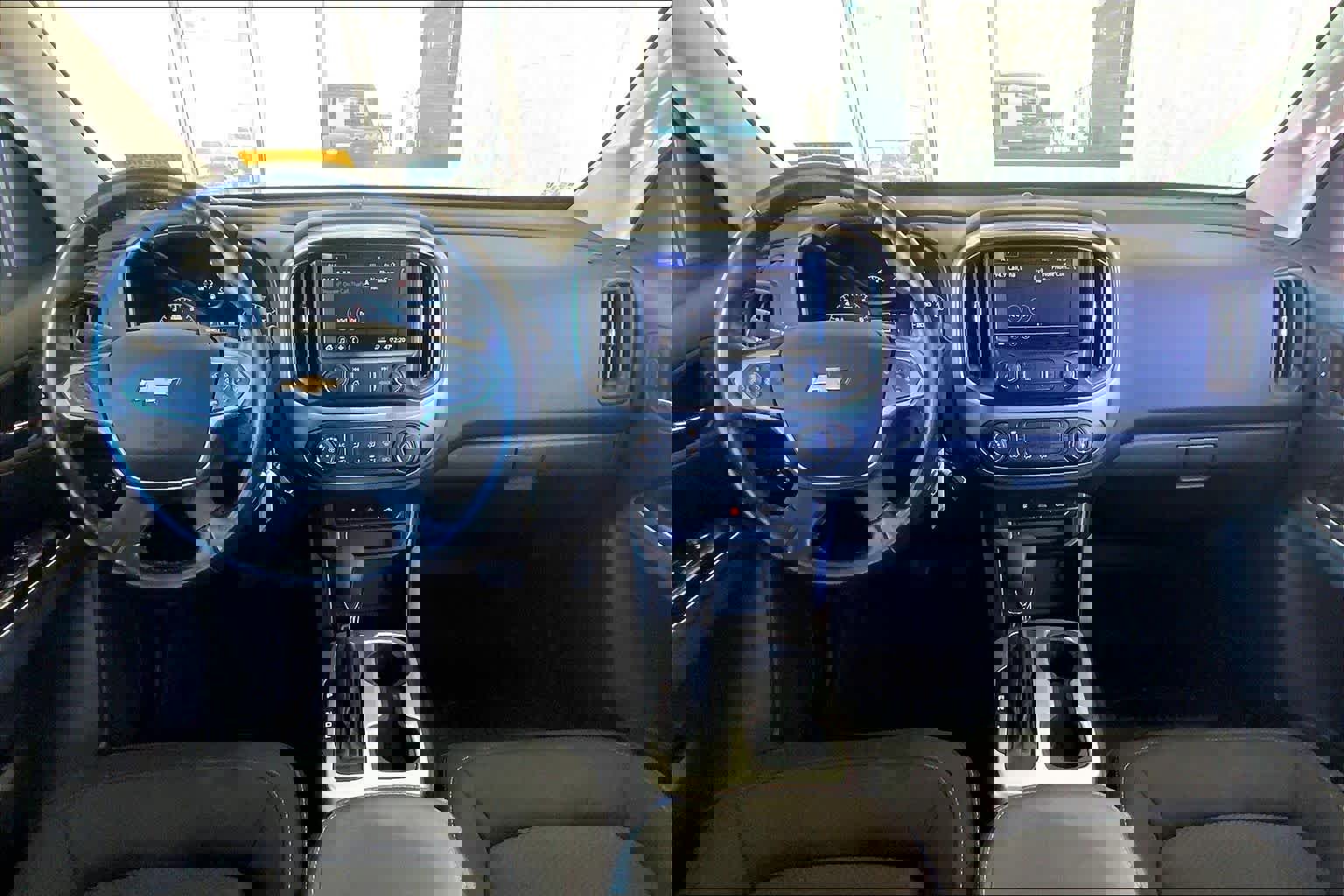 Used 2022 Chevrolet Colorado LT w/ Chrome Appearance Package image 14