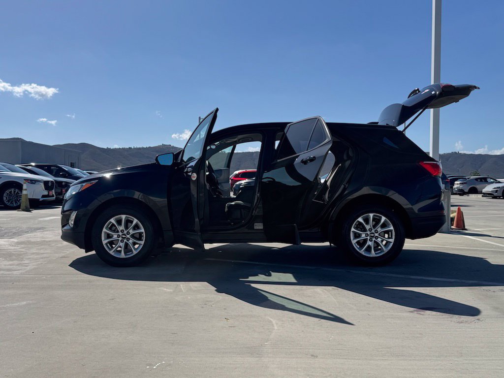 Used 2019 Chevrolet Equinox LS w/ LPO, Blackout Package FWD image 33