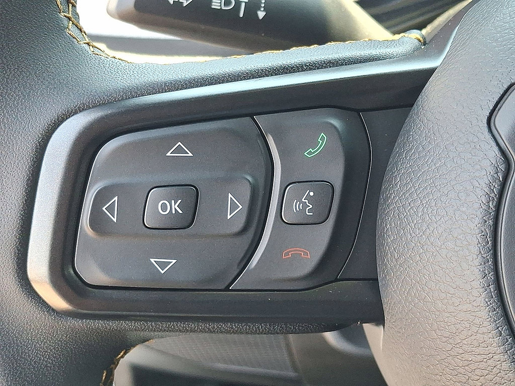 Used 2025 Jeep Gladiator Sport AWD/4WD image 23