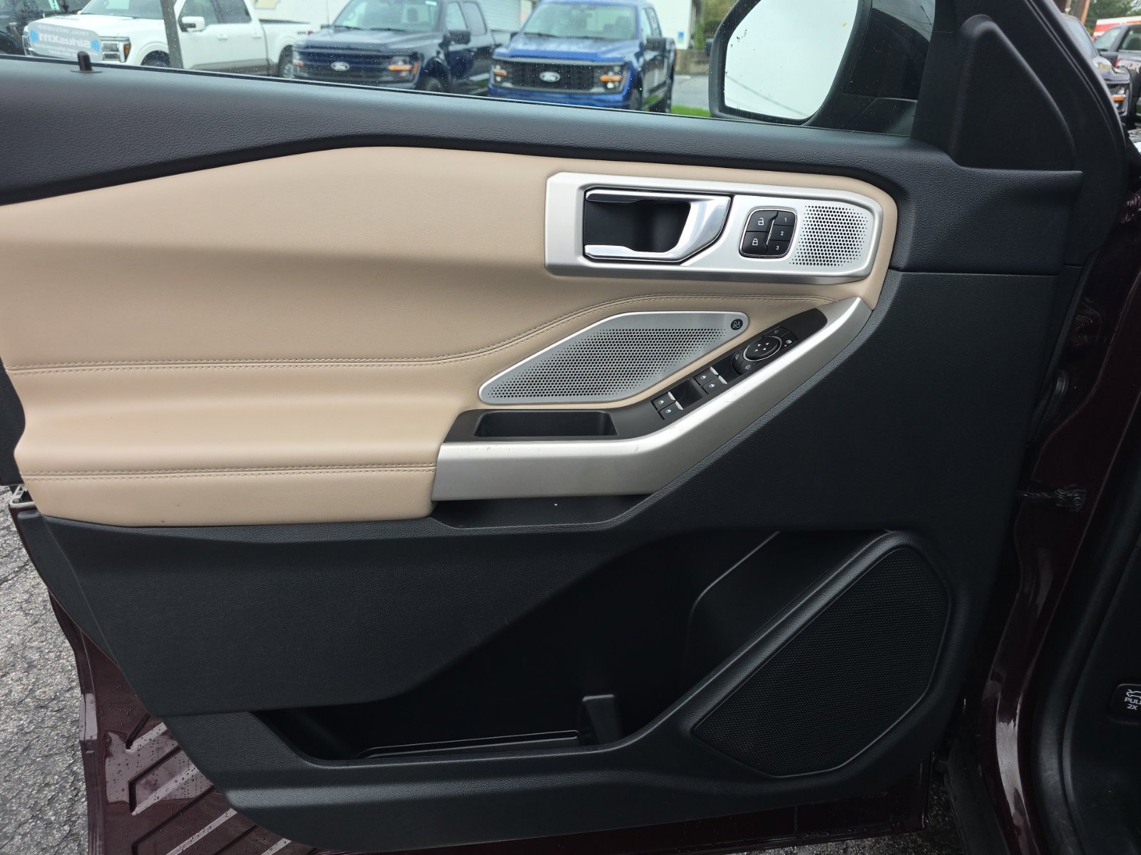 Used 2022 Ford Explorer Limited w/ Limited Technology Package AWD/4WD image 29