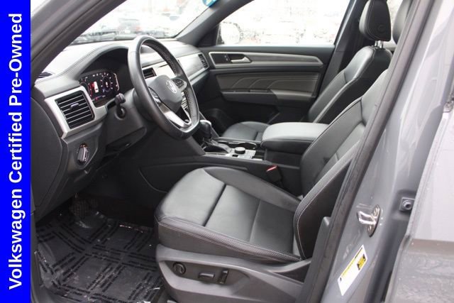Used 2022 Volkswagen Atlas Cross Sport SE w/ Panoramic Sunroof Package image 17