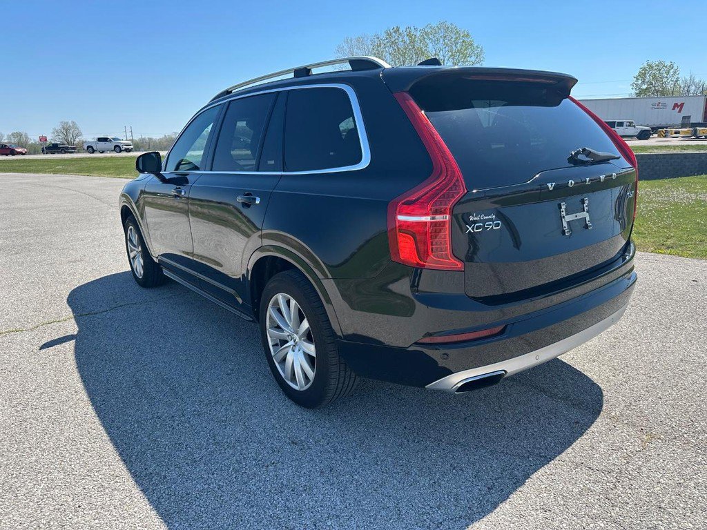 Used 2018 Volvo XC90 T6 Momentum w/ Momentum Plus Package AWD/4WD image 5