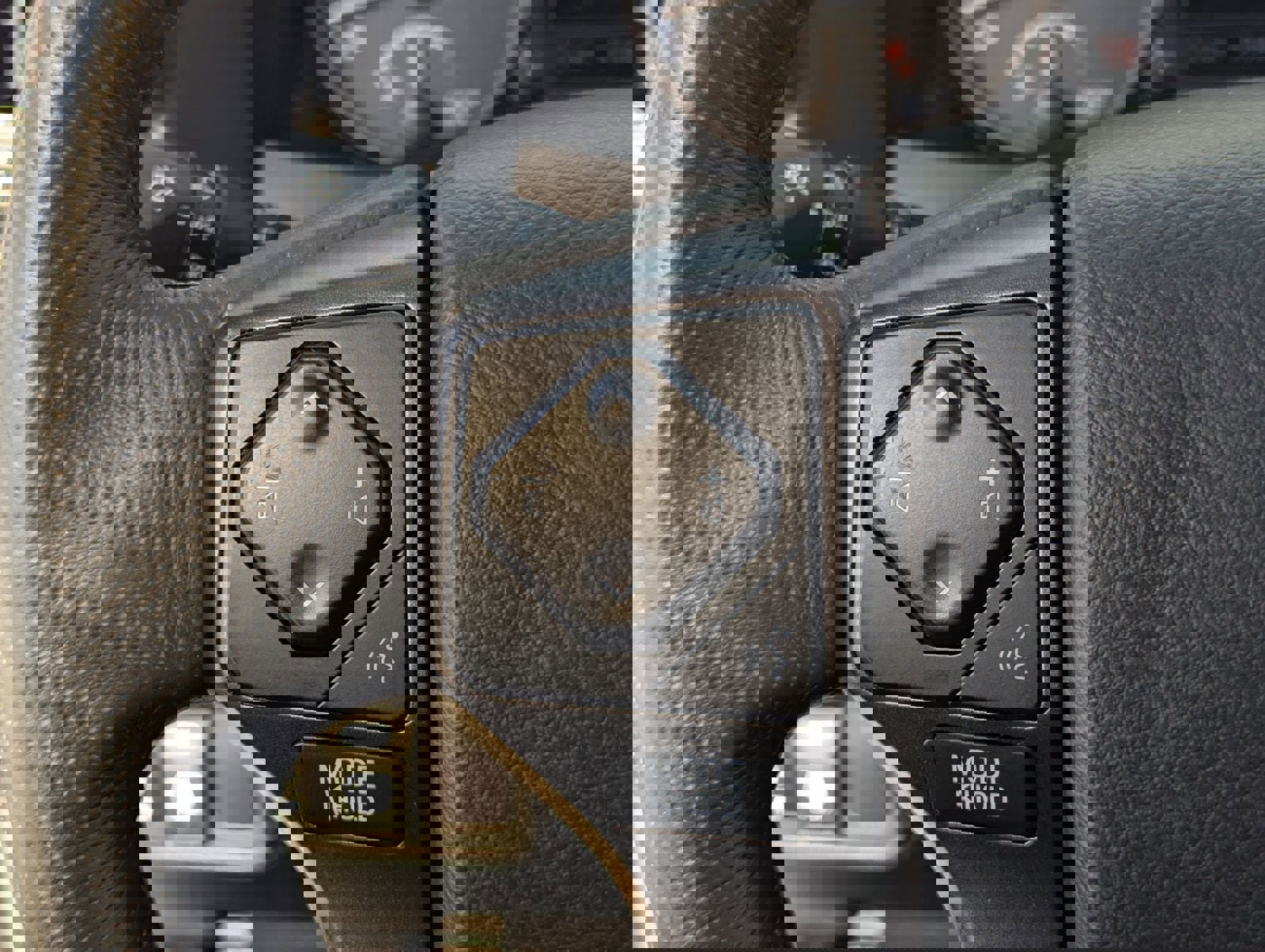 Used 2017 Toyota Tacoma TRD Off-Road w/ Tow Package image 25